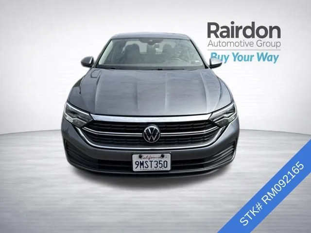 Used 2024 Platinum Gray Metallic Volkswagen SE image 2