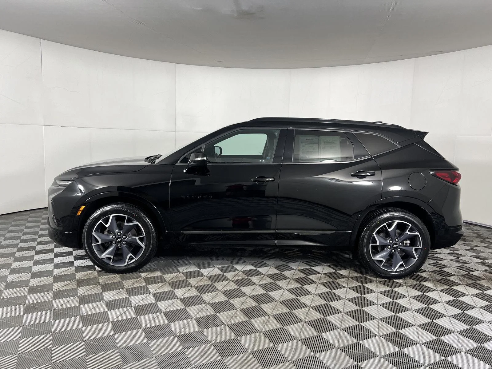 Used 2021 BLACK Chevrolet RS image 35