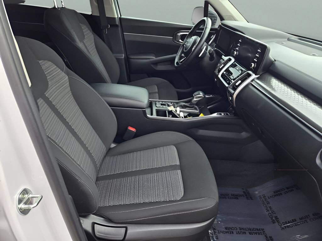 Used 2023 White Kia X-Line EX image 7