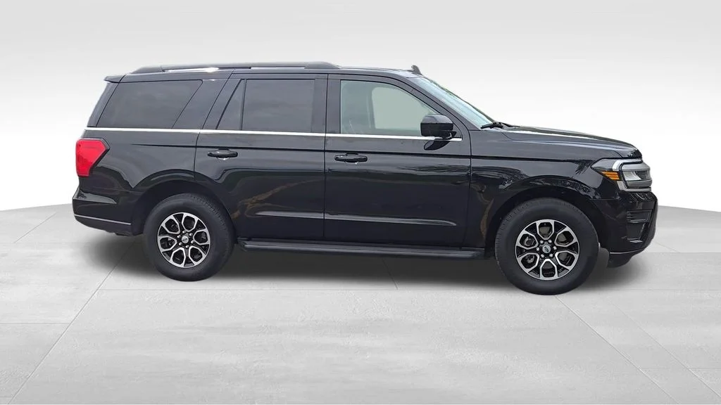 Used 2024 Black Ford XLT image 9