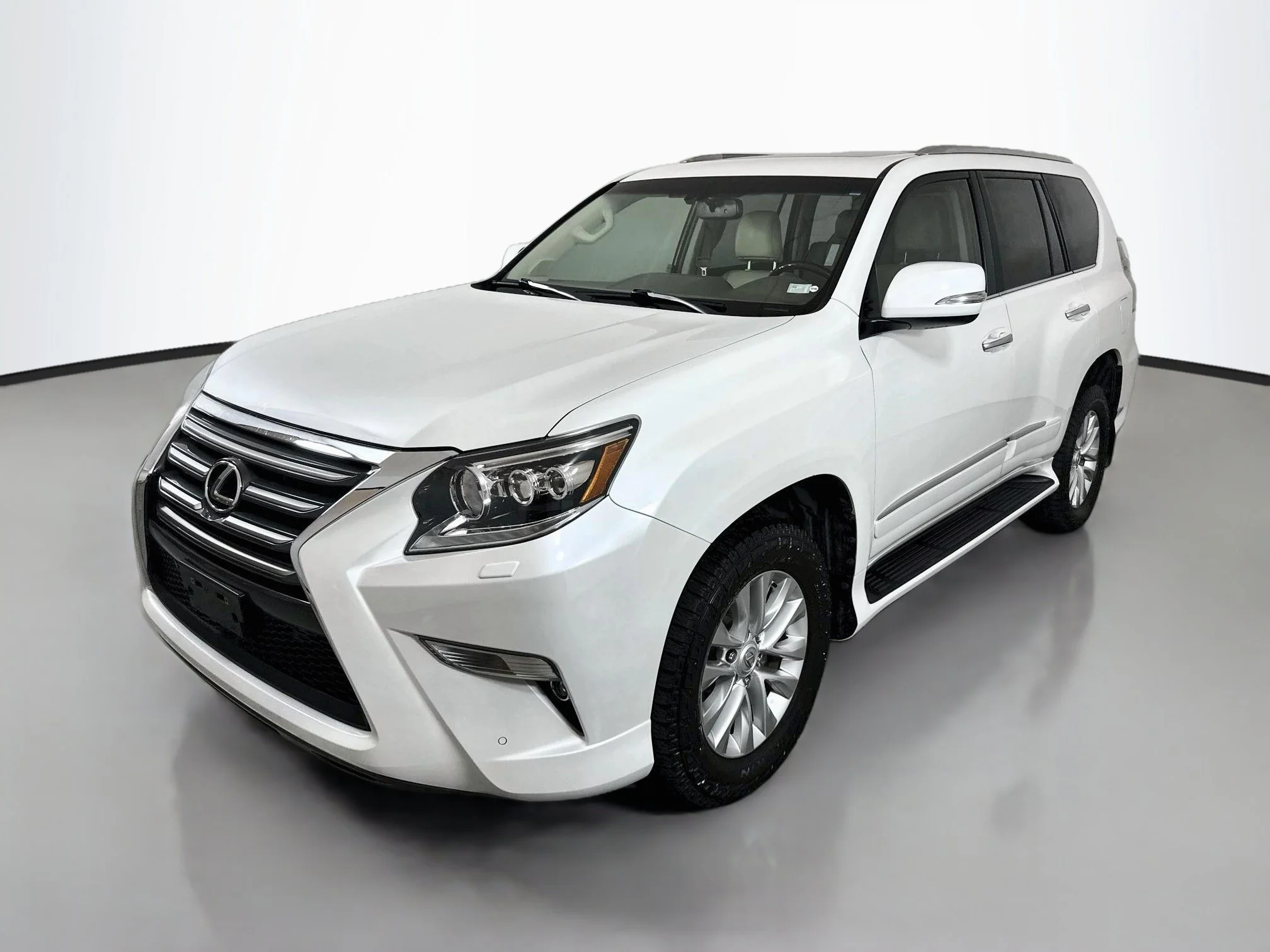 Used 2019 Starfire Pearl Lexus 460 image 3