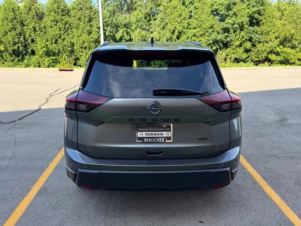 New 2027 Gun Metallic Nissan  image 5