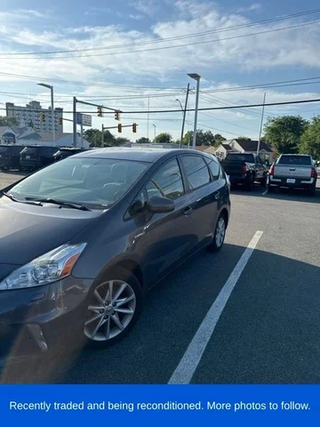 2014 Toyota Prius v Five