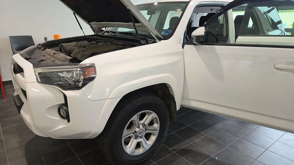 Used 2018 White Toyota SR5 image 9