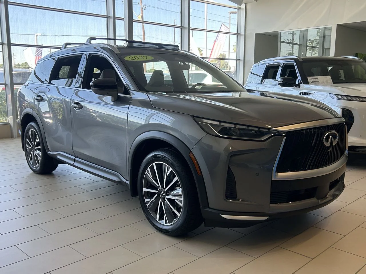 New 2027 GRAPHITE SHADOW INFINITI Luxe AWD image 3