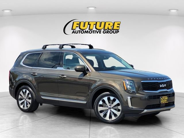 Used 2022 Green Kia EX image 1