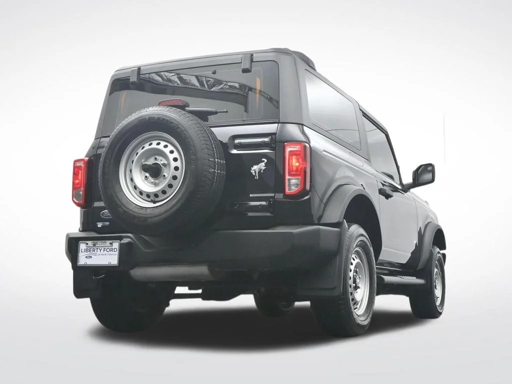 Used 2022 Black Ford Base image 39
