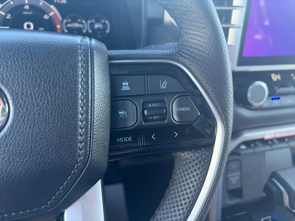 Used 2025 Silver Toyota Platinum image 28