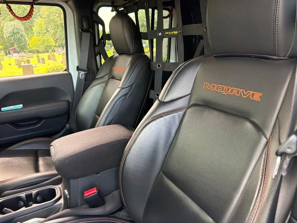 Used 2021 White Jeep Mojave image 9