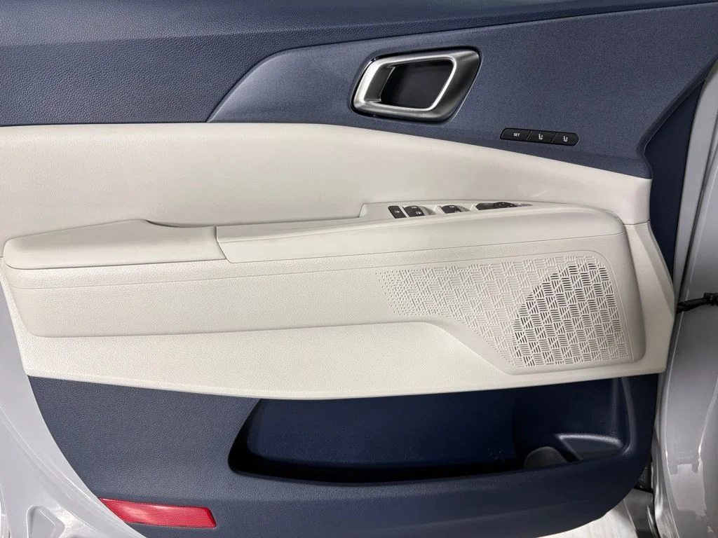New 2026 Ceramic Silver Kia EX image 14