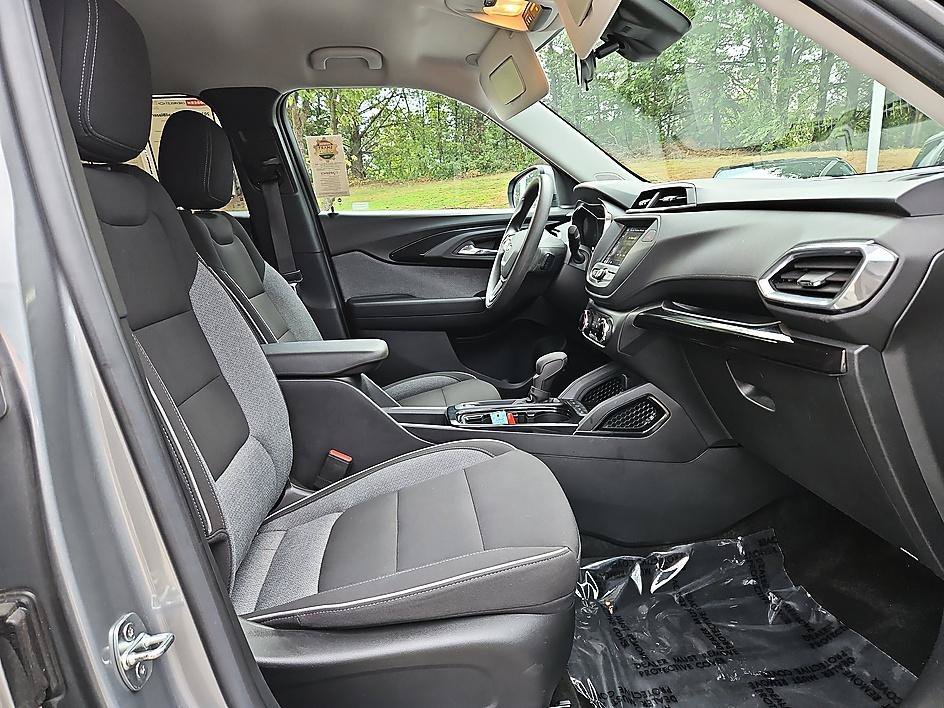 Used 2023 Sterling Gray Metallic Chevrolet LT image 13