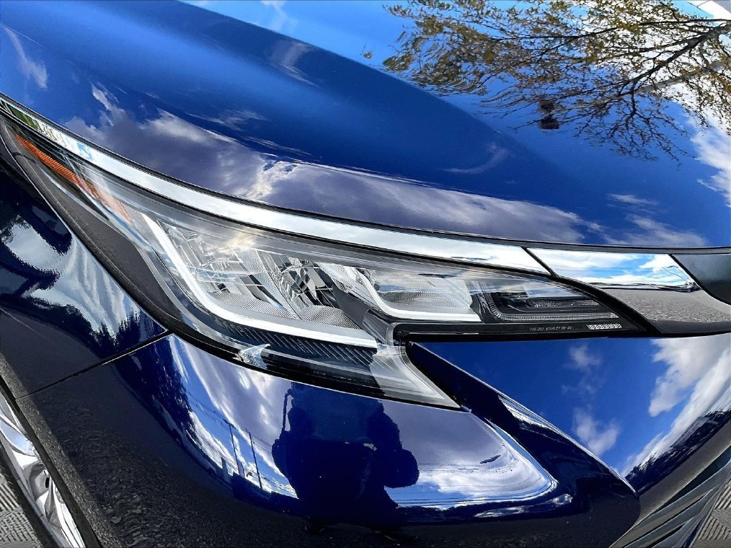Used 2022  Toyota XLE image 34