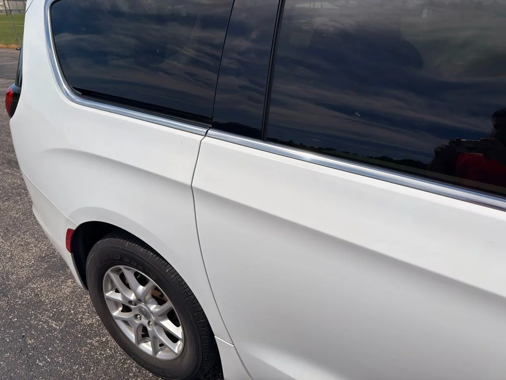 Used 2022 White Chrysler LX image 6
