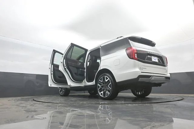 New 2026 Star White Metallic Tri-Coat Ford Platinum® image 46