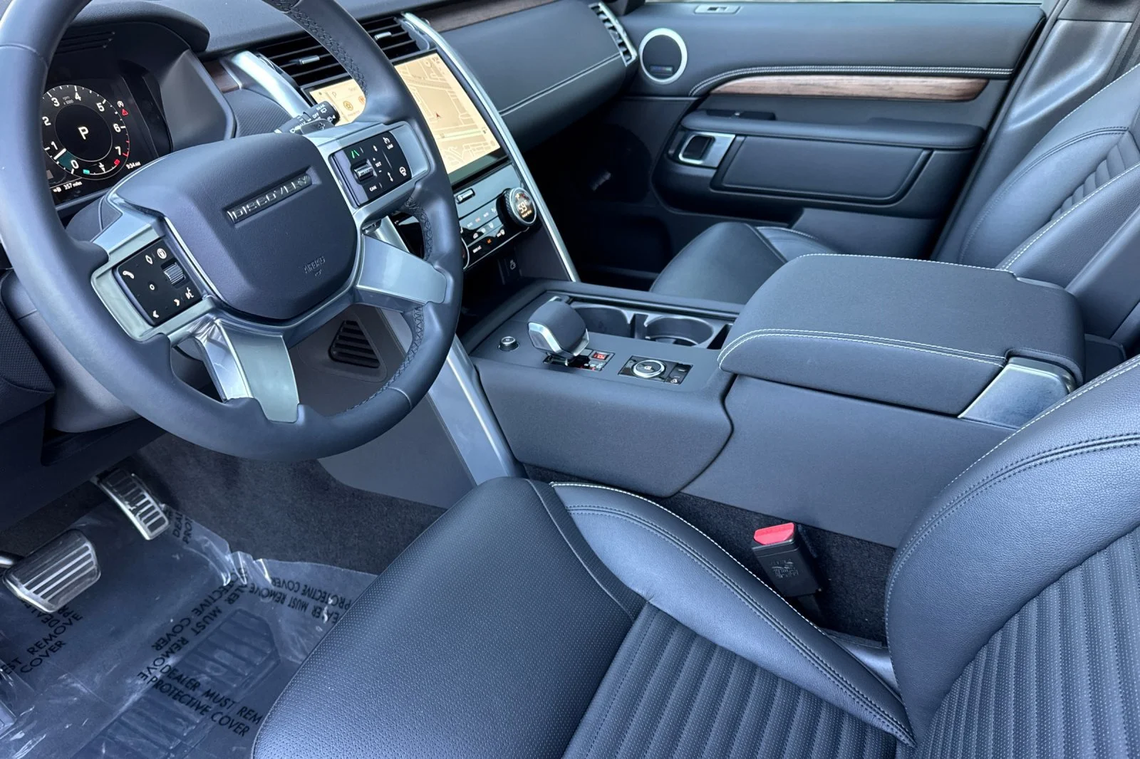 Certified Used 2025 Gray Land Rover Dynamic SE image 9