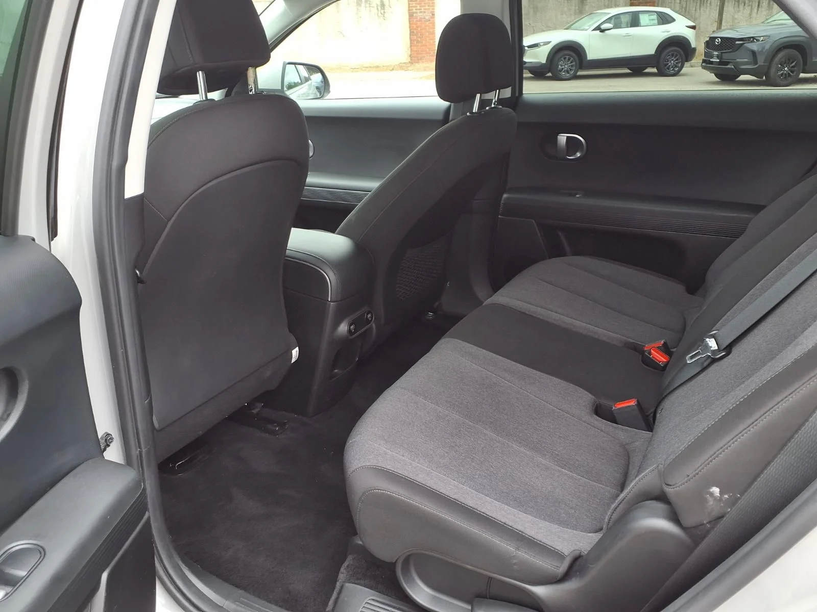 Used 2024 Gray Hyundai SE Standard Range image 19