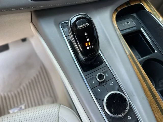 Used 2023 White Cadillac Sport Platinum image 21