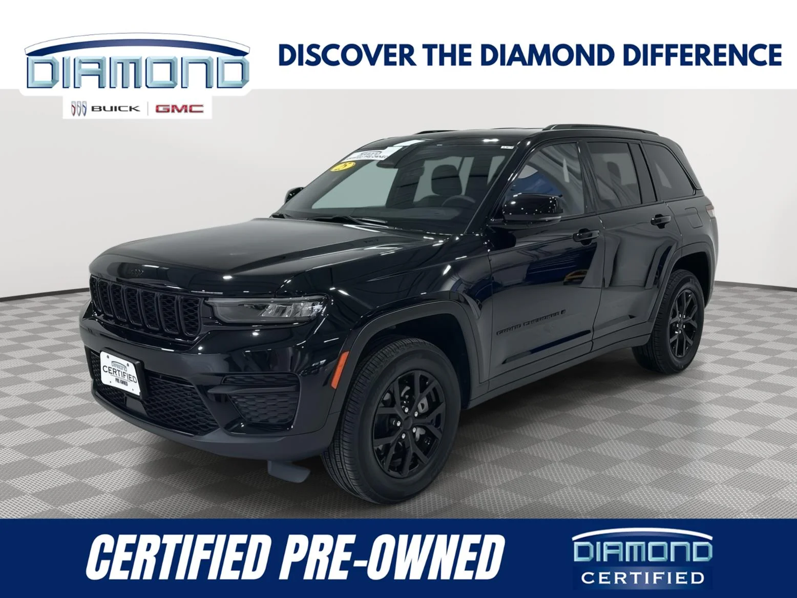 Used 2025 Diamond Black Crystal Pearlcoat Jeep Altitude image 1
