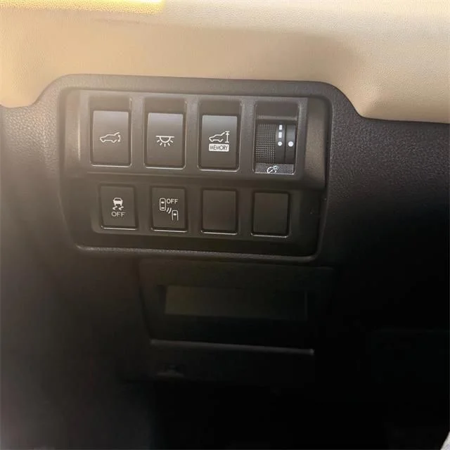 Used 2020 White Subaru Limited image 35
