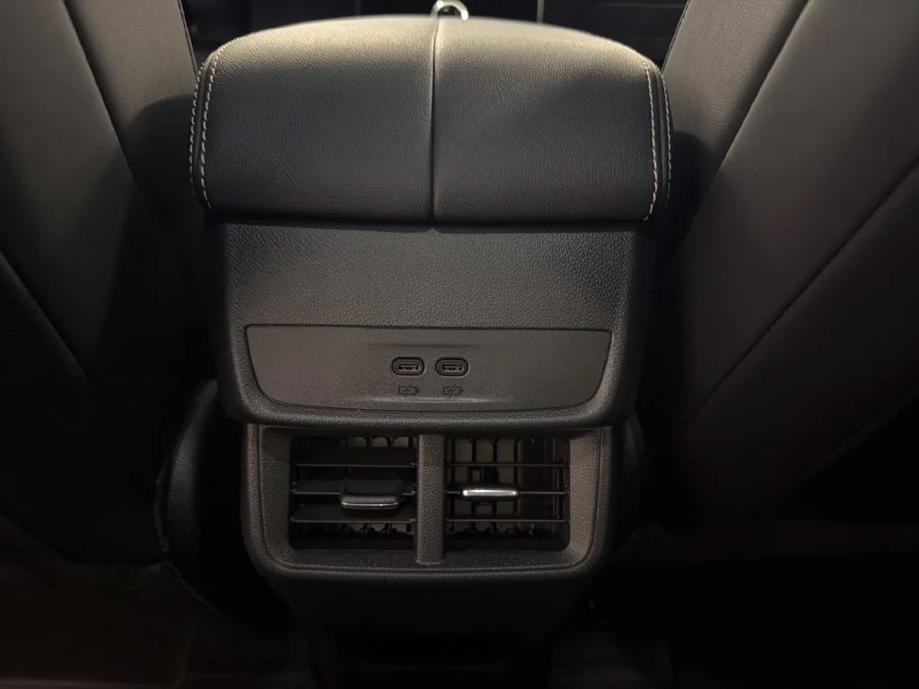 New 2027 Summit White GMC Elevation image 14