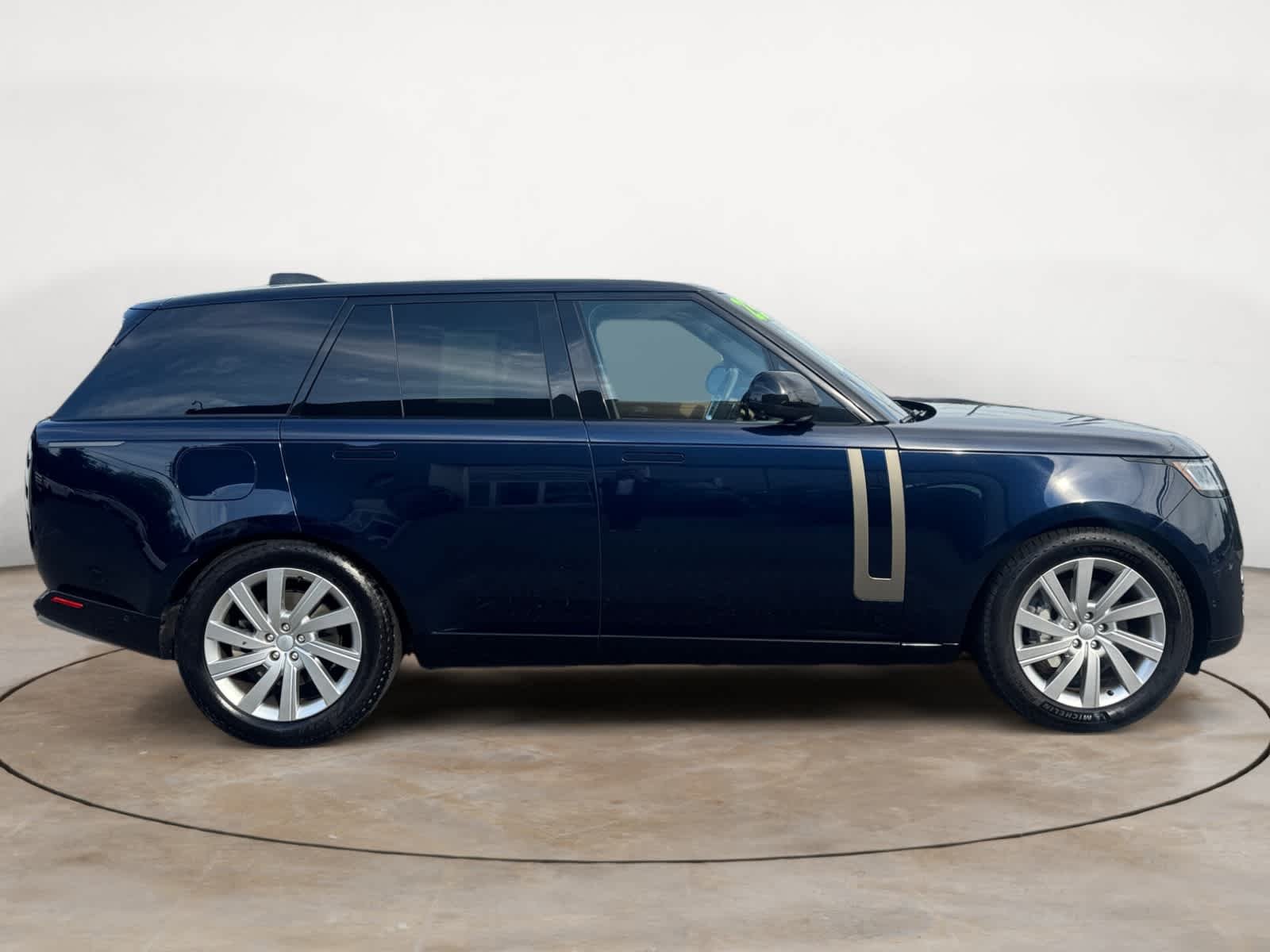 Used 2023 Portofino Blue Metallic Land Rover P400 SWB image 6