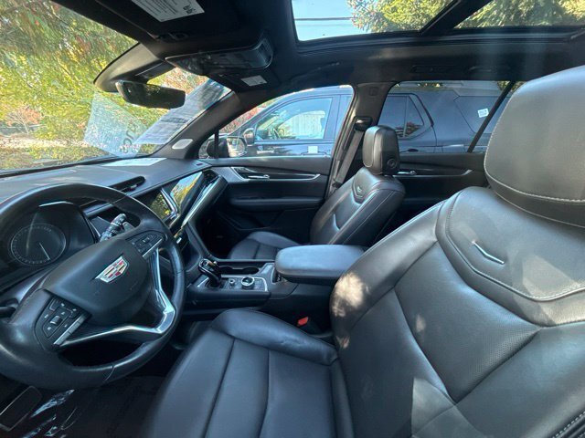 Used 2020 Manhattan Noir Metallic Cadillac Sport image 5