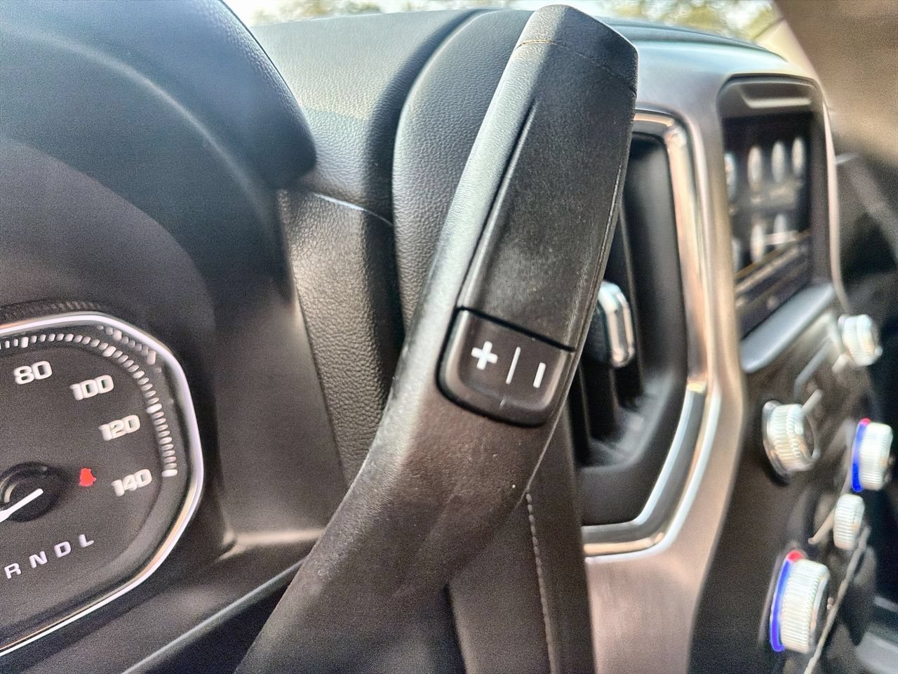Used 2021 SUMMIT WHITE GMC Elevation image 14