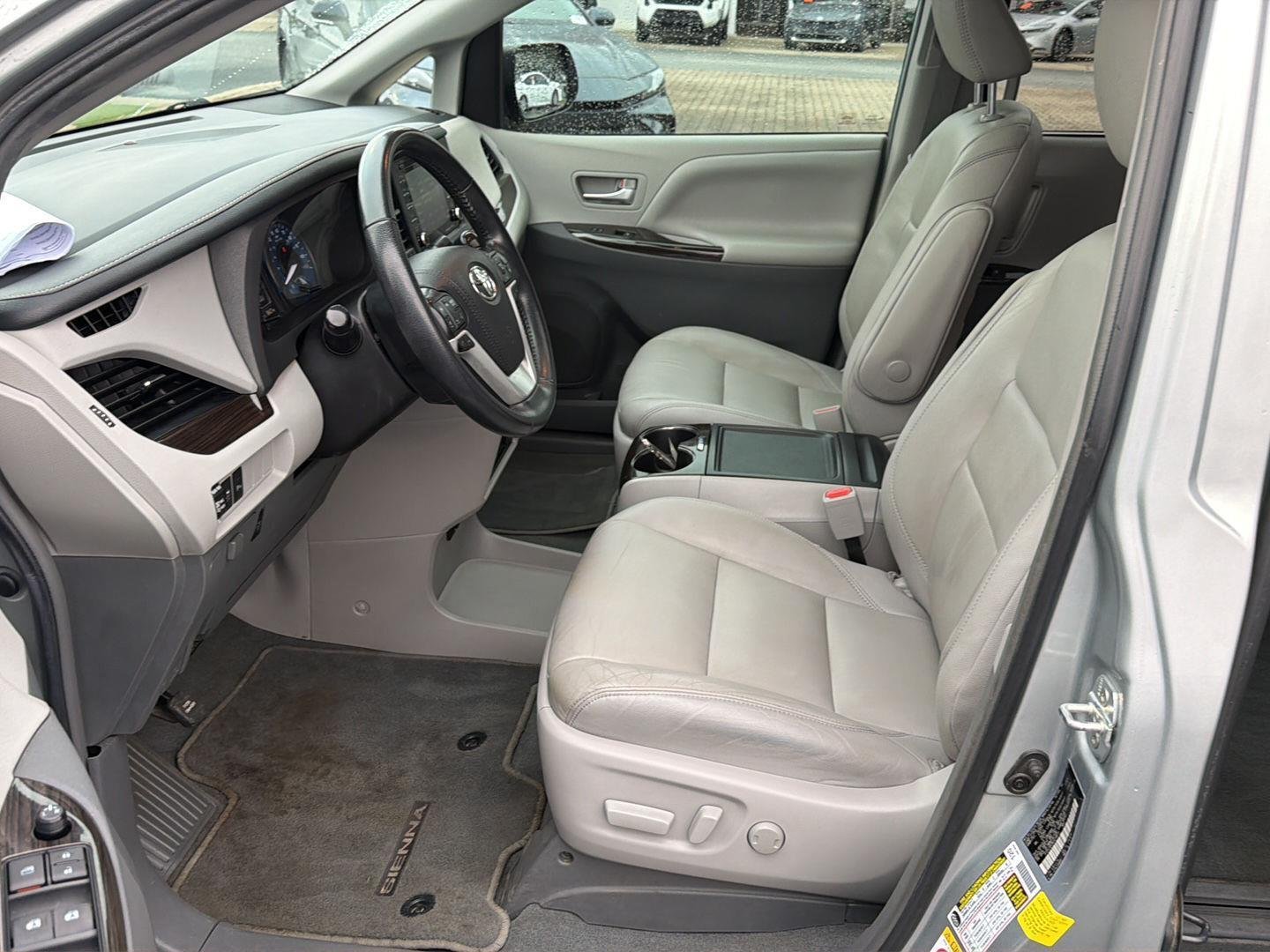 Used 2019 Celestial Silver Metallic Toyota XLE Premium 8-Passenger image 10
