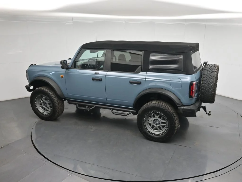 Used 2021 Blue Ford Badlands image 41