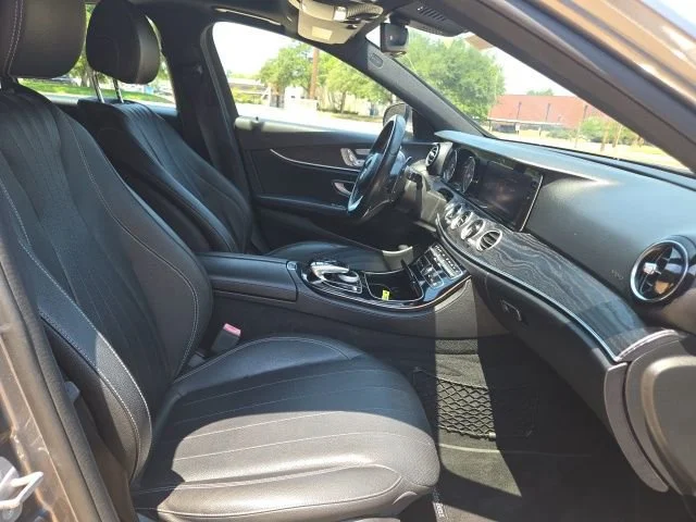 Used 2017  Mercedes-Benz E 300 Luxury image 16