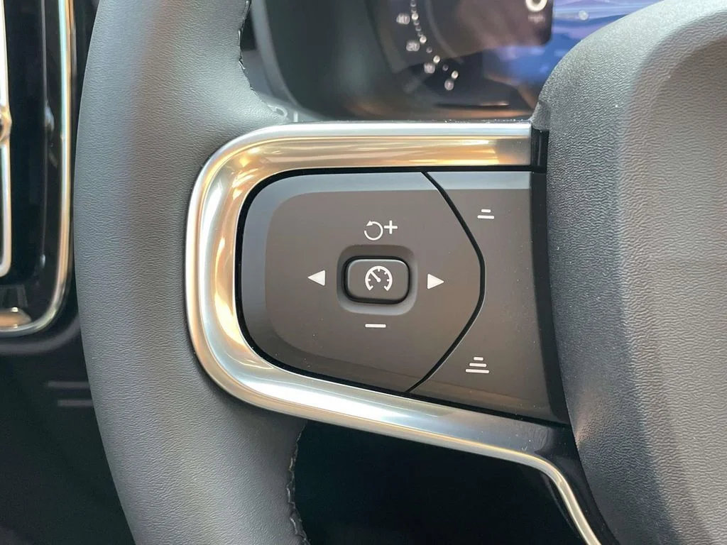 New 2026 Onyx Black Volvo Ultra Black Edition image 10