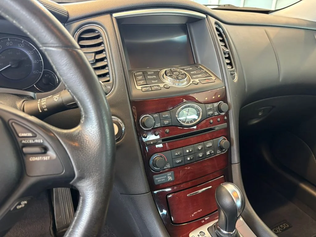 Used 2016 Gray INFINITI Base image 18