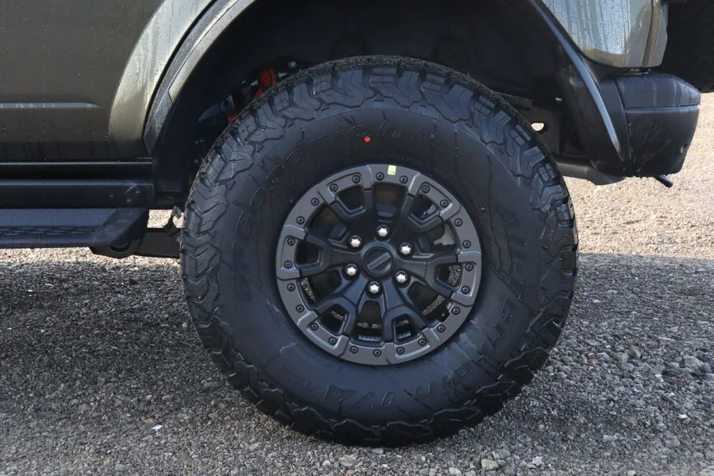 New 2025 Shelter Green Metallic Ford Raptor® image 46