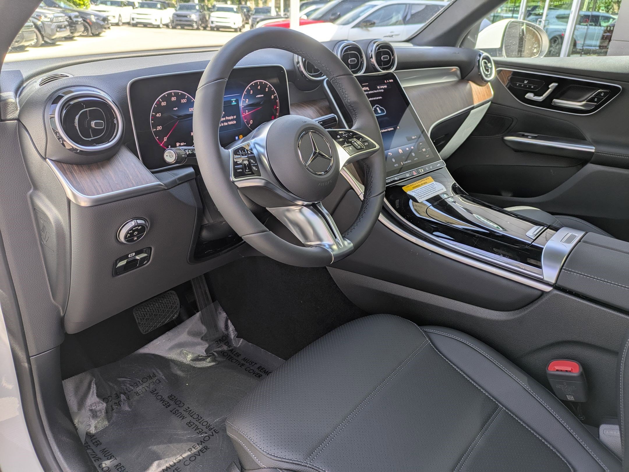 New 2026 Polar White Mercedes-Benz GLC 300 image 10