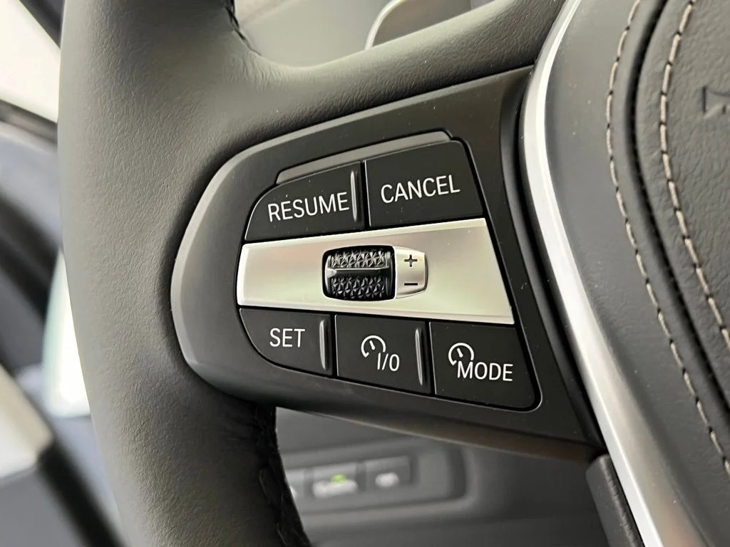 New 2026 Skyscraper Grey Metallic BMW xDrive50e image 19
