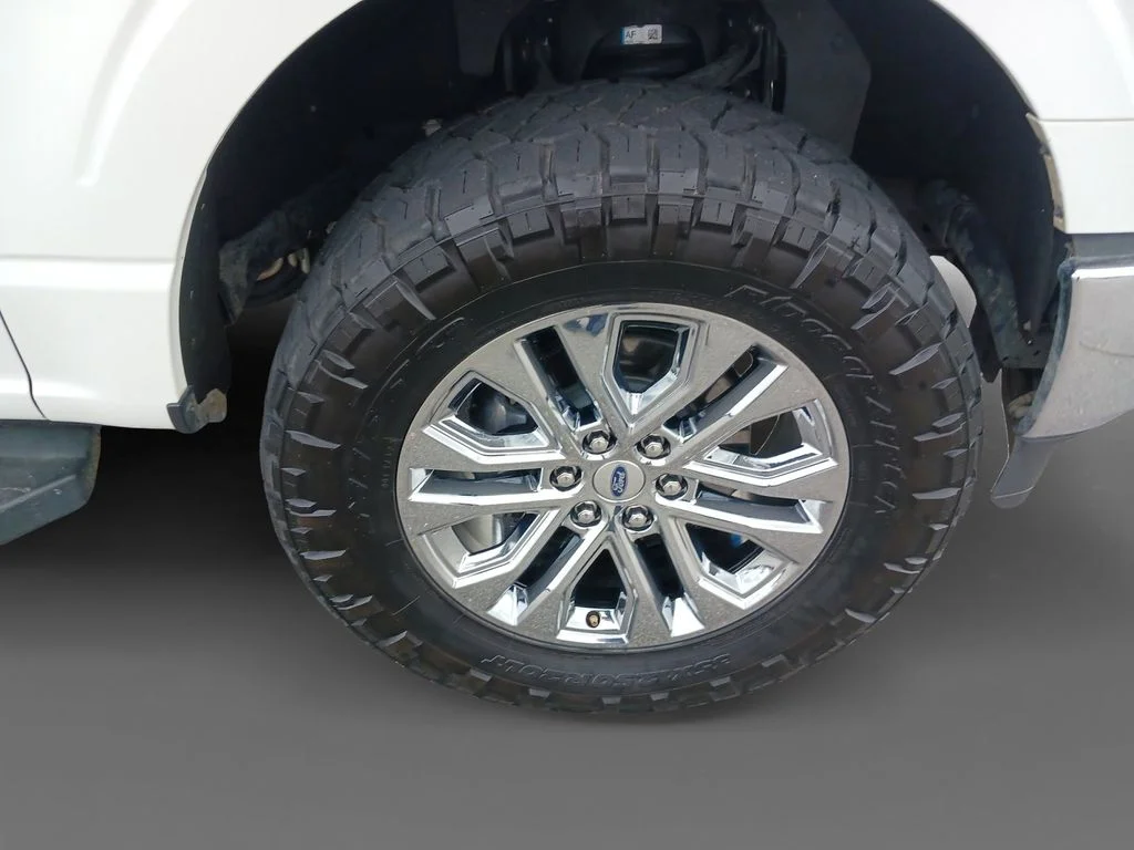 Used 2024 White Ford Lariat image 16