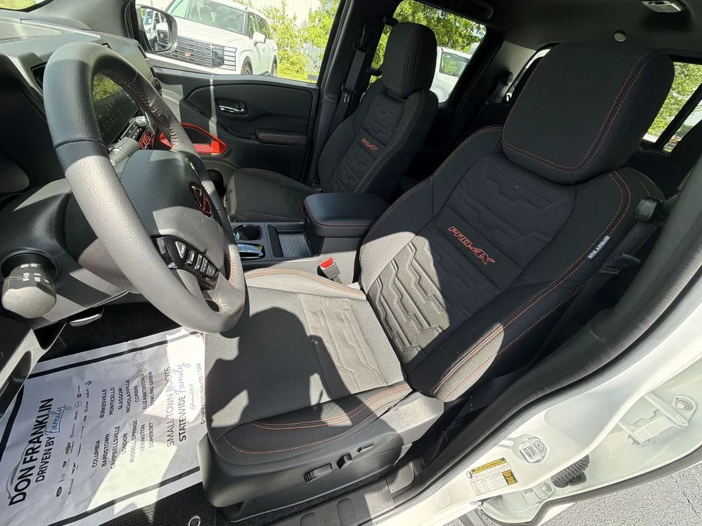 Used 2025 White Nissan PRO-4X image 17