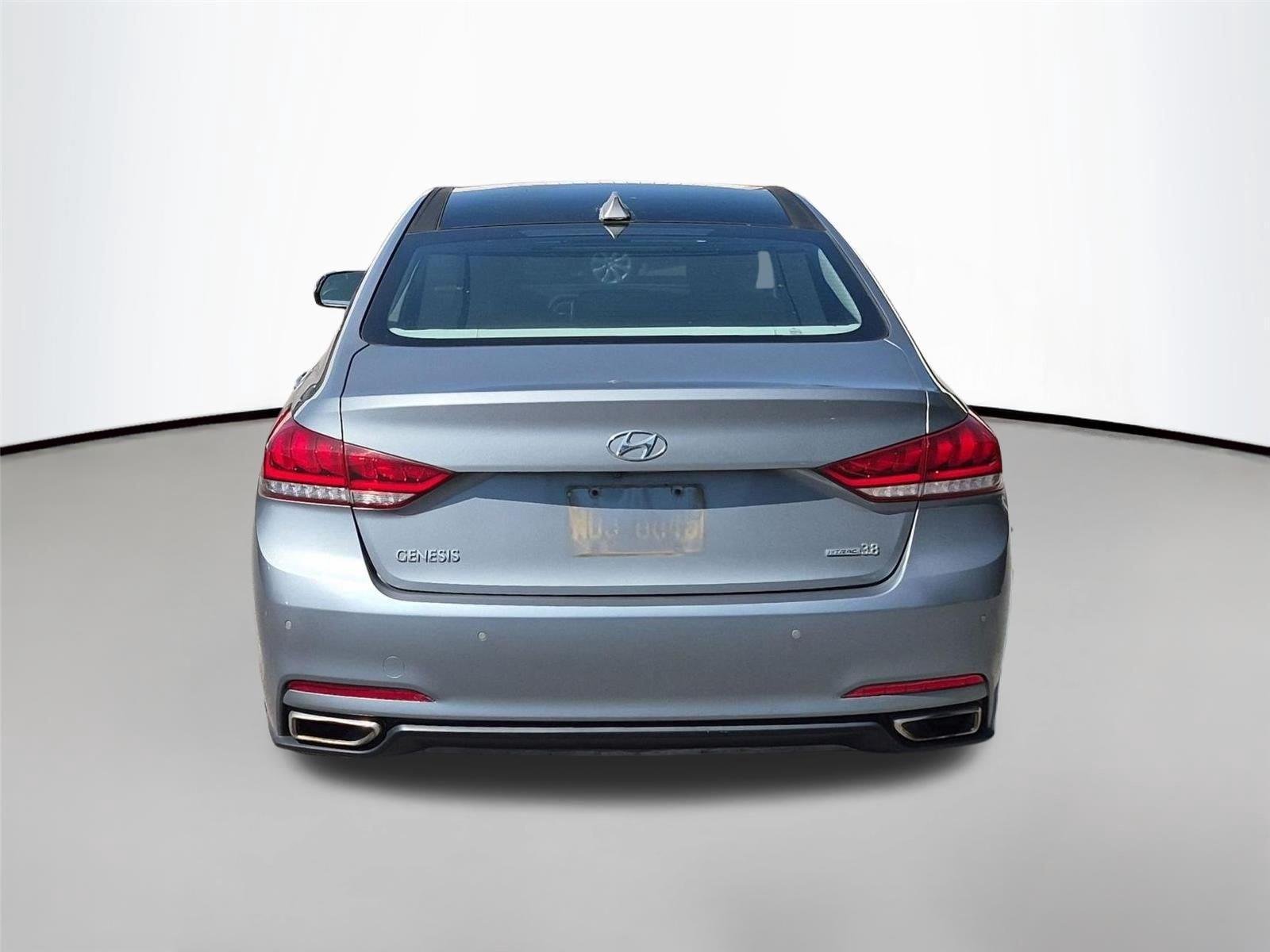 Used 2016 Parisian Gray Hyundai 3.8L image 4