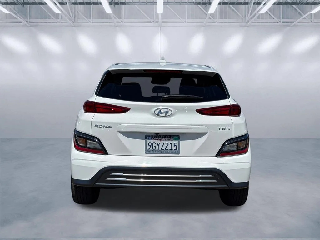 Used 2023 White Hyundai SEL image 5