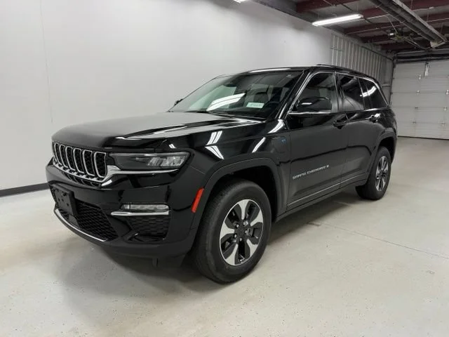 Used 2024 Black Jeep LIMI image 1