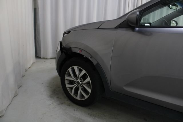 Used 2014 Silver Kia LX image 27