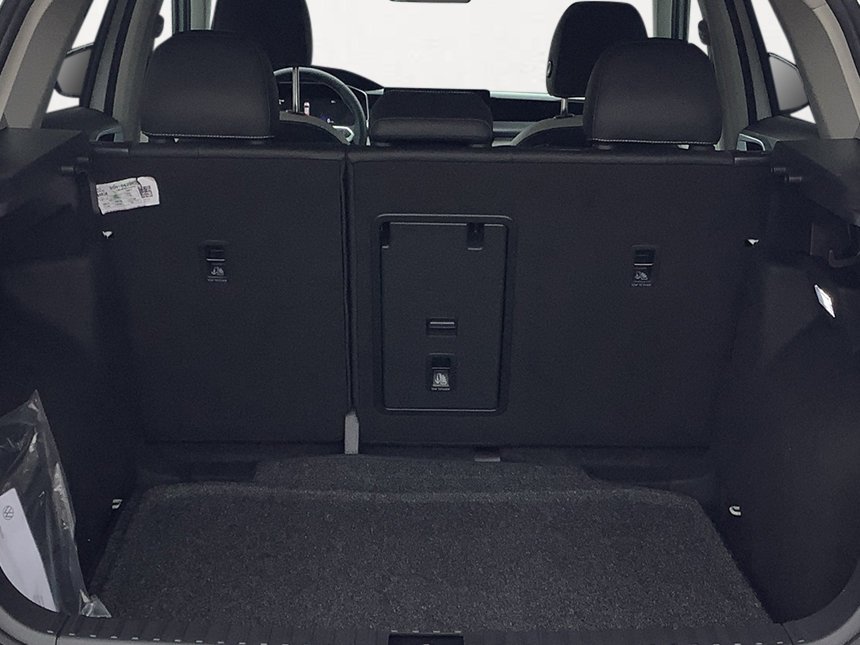 New 2026 Pure White Volkswagen SE image 14