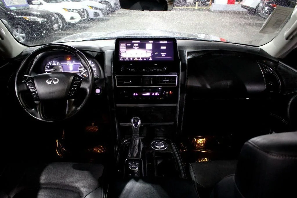 Used 2024 Gray INFINITI LUXE image 23