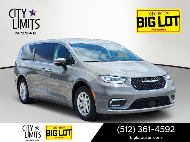 Pre-Owned 2023 Chrysler Pacifica Touring L