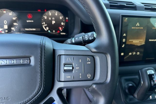 Used 2024  Land Rover X image 17