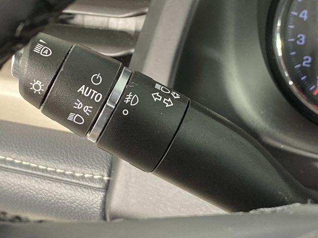 Used 2023 White GMC Denali image 22
