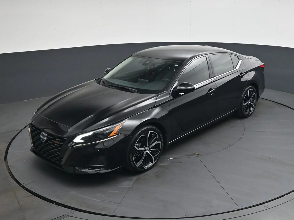 Used 2025 Black Nissan 2.5 SR image 42