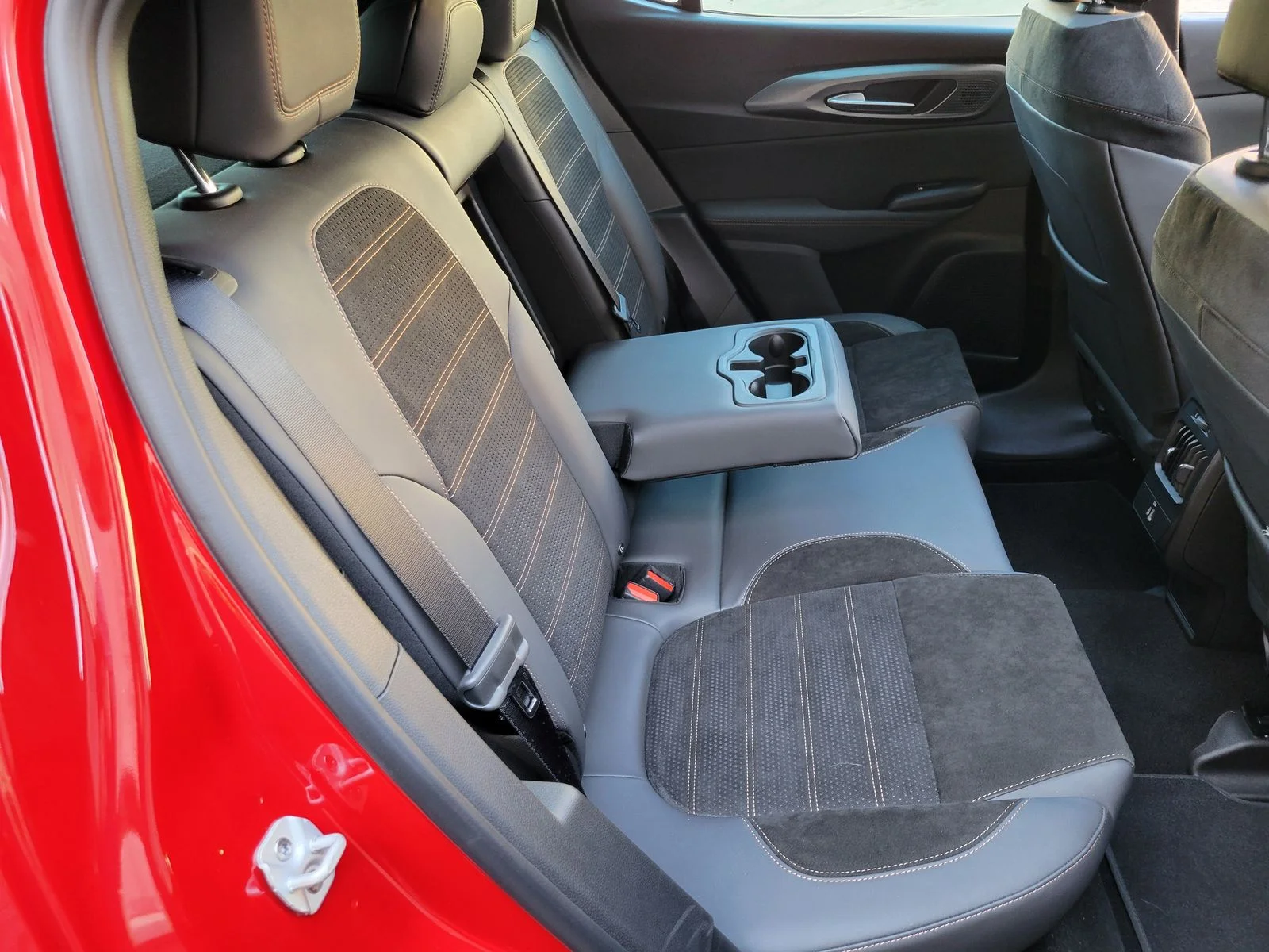Used 2025 Red Alfa Romeo INTENSA image 22