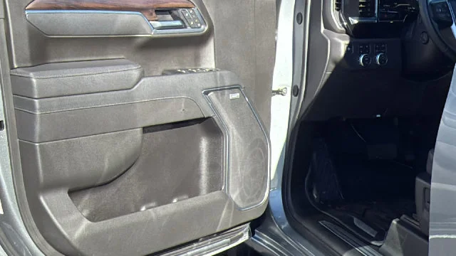 2025 GMC Sierra 1500 SLT - Photo 23