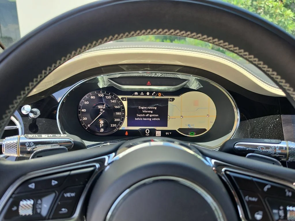 Used 2022 Glacier White Bentley Speed image 15